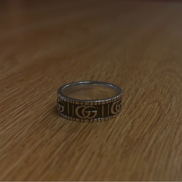 Gucci ring with double G in Silver - Picture 2 of 6